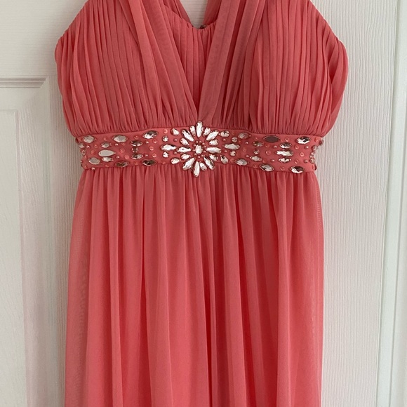 Beautiful embellished gown - Picture 3 of 4